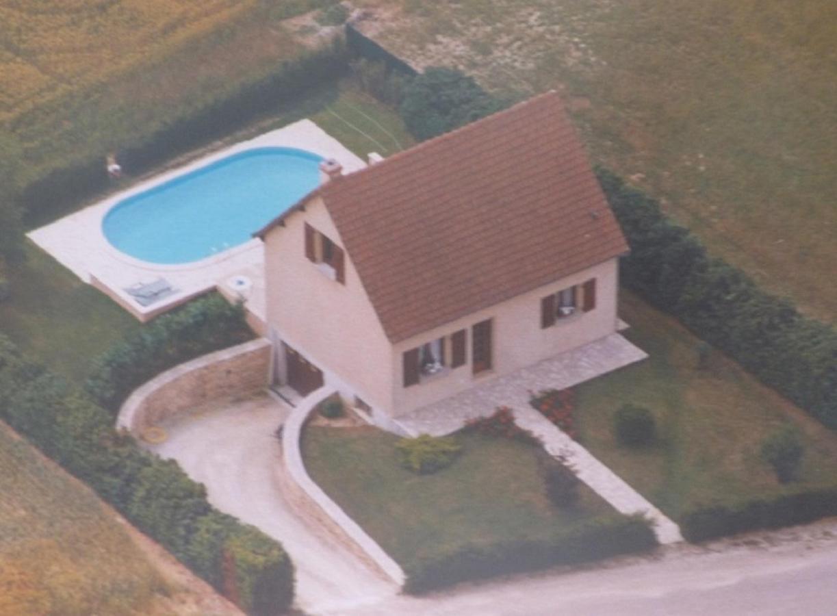Maison De Vacances Pour 6 Personnes Avec Piscine Lainsecq Eksteriør bilde