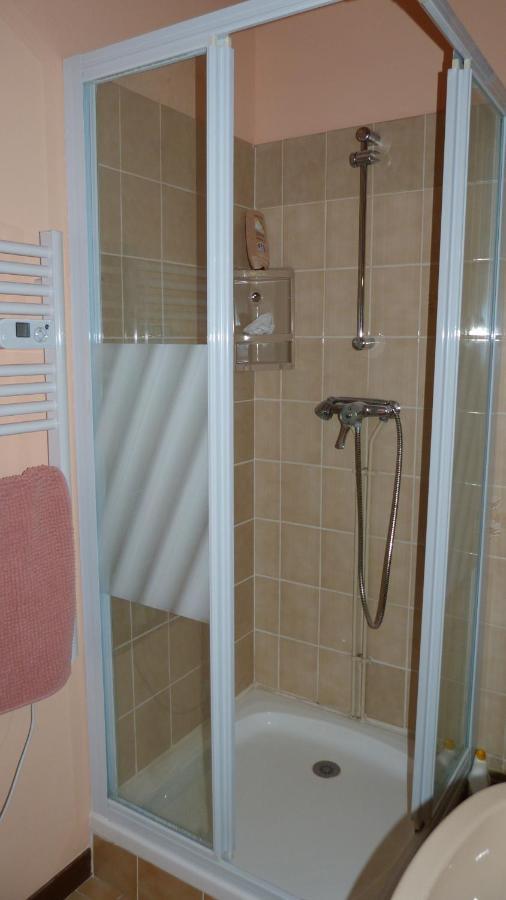Maison De Vacances Pour 6 Personnes Avec Piscine Lainsecq Eksteriør bilde